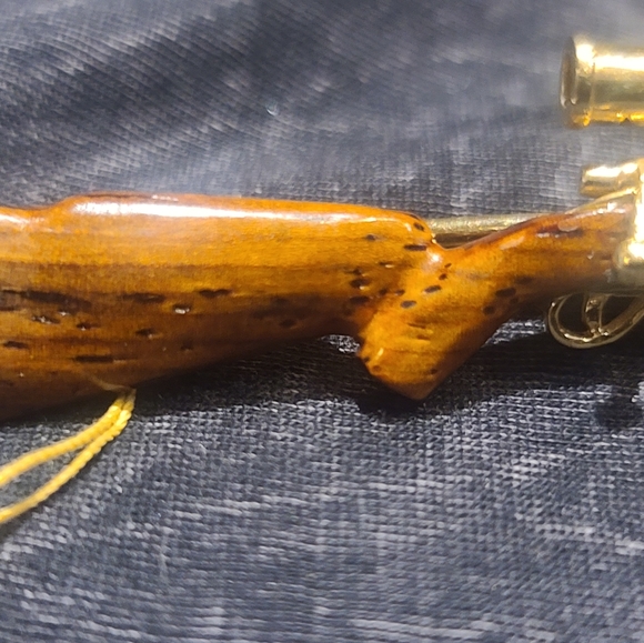 14kt gold and wood rifle tie tack tie bar - Picture 3 of 7